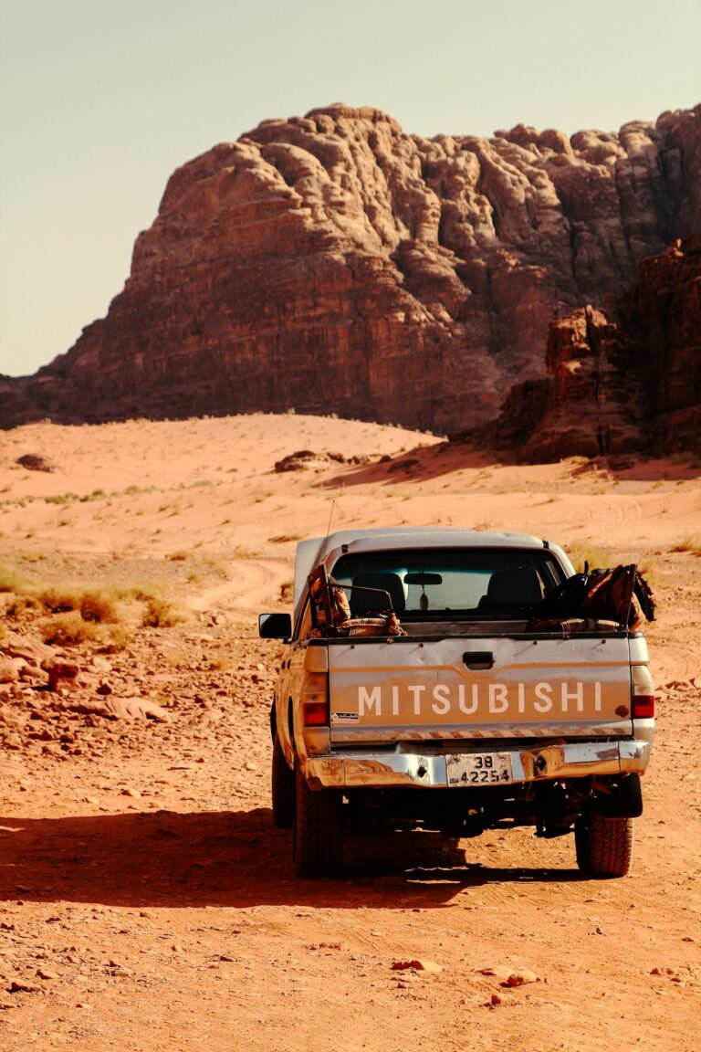 Wadi Rum desert: A small break during a Safari jeep tour